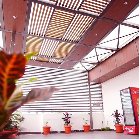 Sunshine Residency Hotel Mancherāl Екстериор снимка